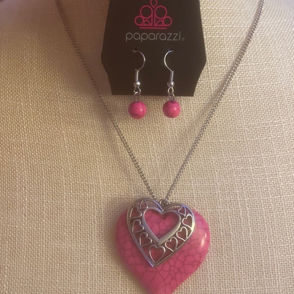 Pink Heart necklace & pink earrings